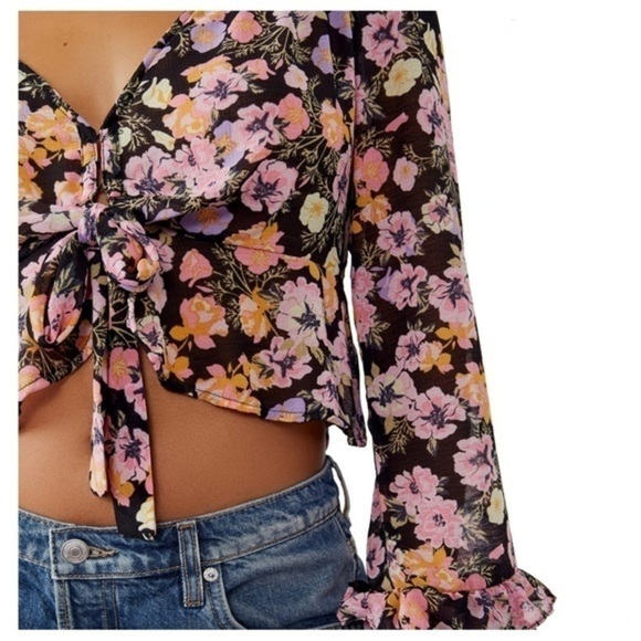 Free People NWT Maybel Ruffle Crop Top Size Medium - Picture 2 of 11